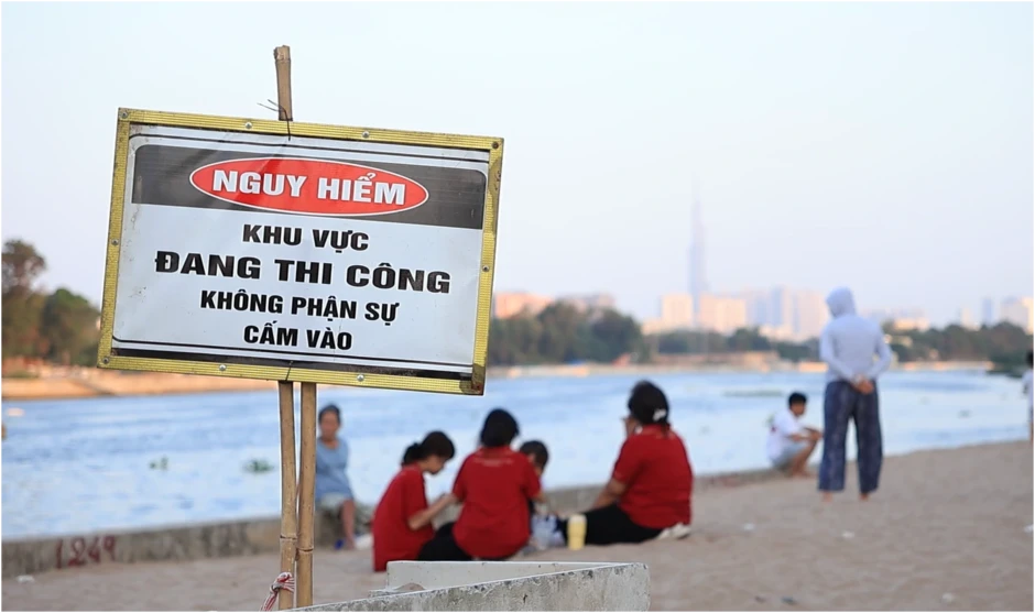 CSGT TP.HCM khuyến cáo người dân không đu trend check-in ở 'biển Gò Vấp' CSGT TP.HCM khuyến cáo người dân không đu trend check-in ở 'biển Gò Vấp'