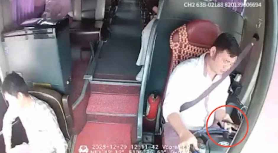 CSGT TP.HCM sắp triển khai camera AI phát hiện tài xế dùng điện thoại khi lái xe CSGT TP.HCM sắp triển khai camera AI phát hiện tài xế dùng điện thoại khi lái xe