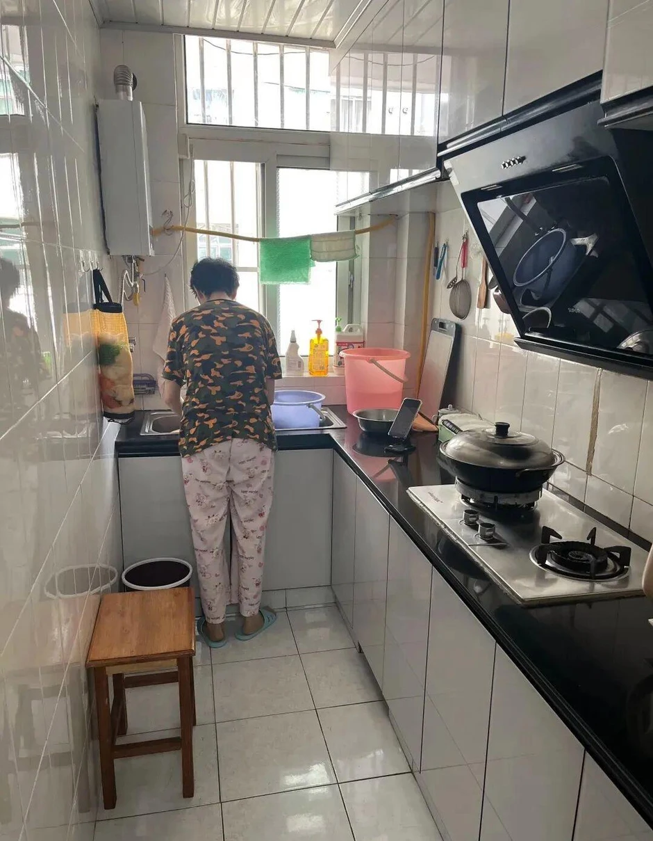 Cụ bà 75 tuổi sống tự lập: Căn nhà nhỏ và cuộc sống bình yên không làm phiền con cháu