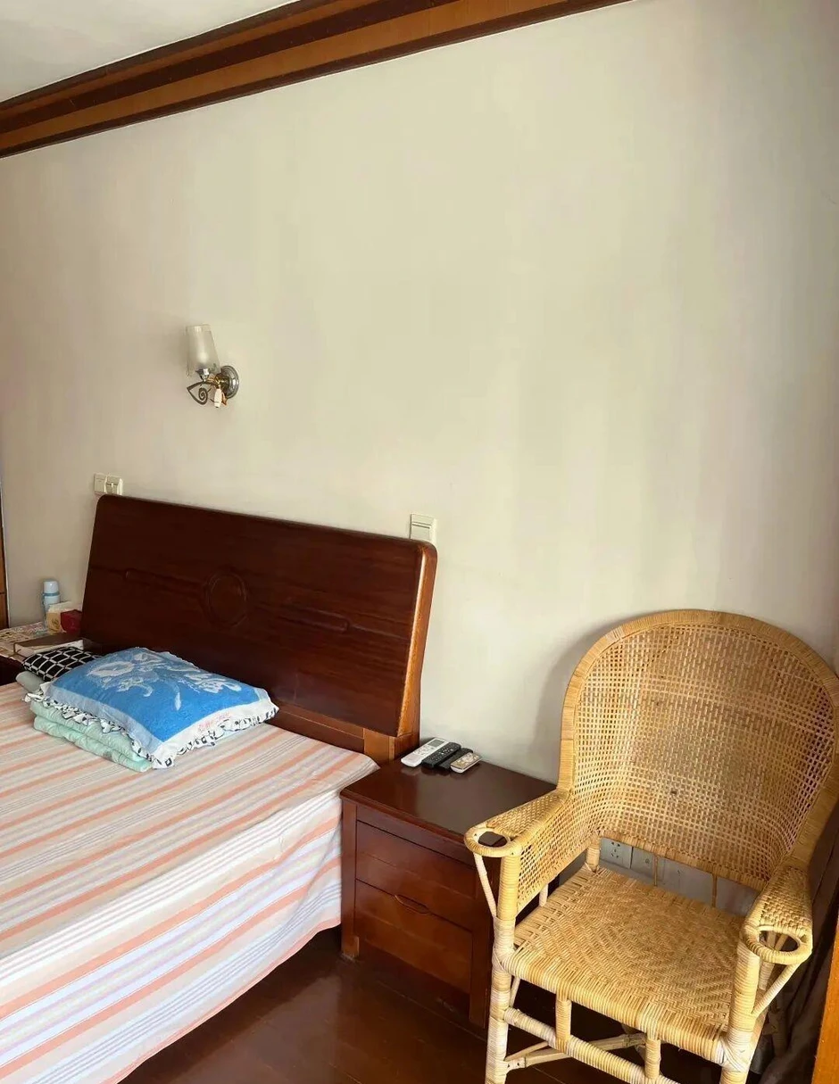 Cụ bà 75 tuổi sống tự lập: Căn nhà nhỏ và cuộc sống bình yên không làm phiền con cháu