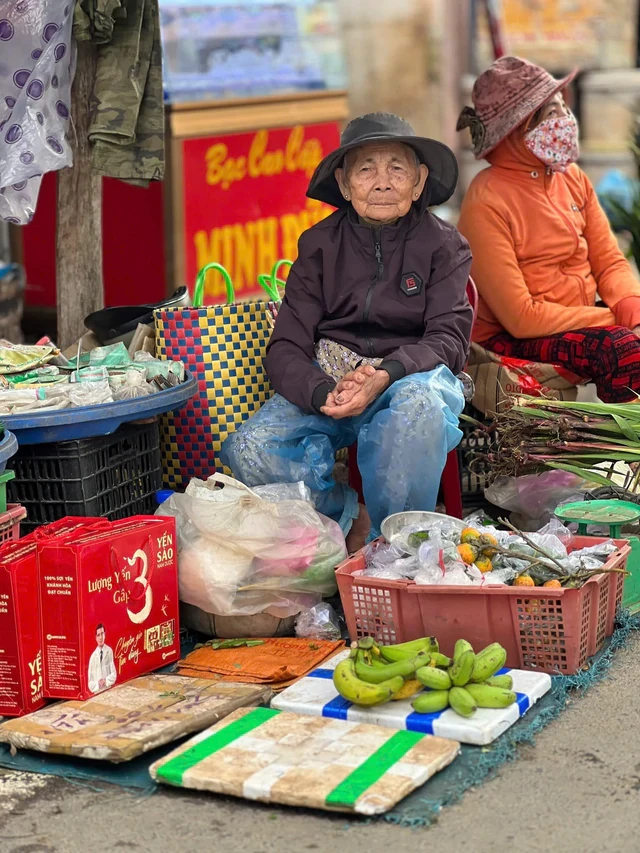 Cụ ông 92 tuổi mang theo 7 cây vàng đi lạc trong đêm