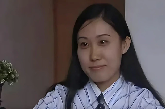 Cú trượt dài của Bàng Tú Ngọc: Từ thần đồng đến cuộc sống mẹ đơn thân Cú trượt dài của Bàng Tú Ngọc: Từ thần đồng đến cuộc sống mẹ đơn thân