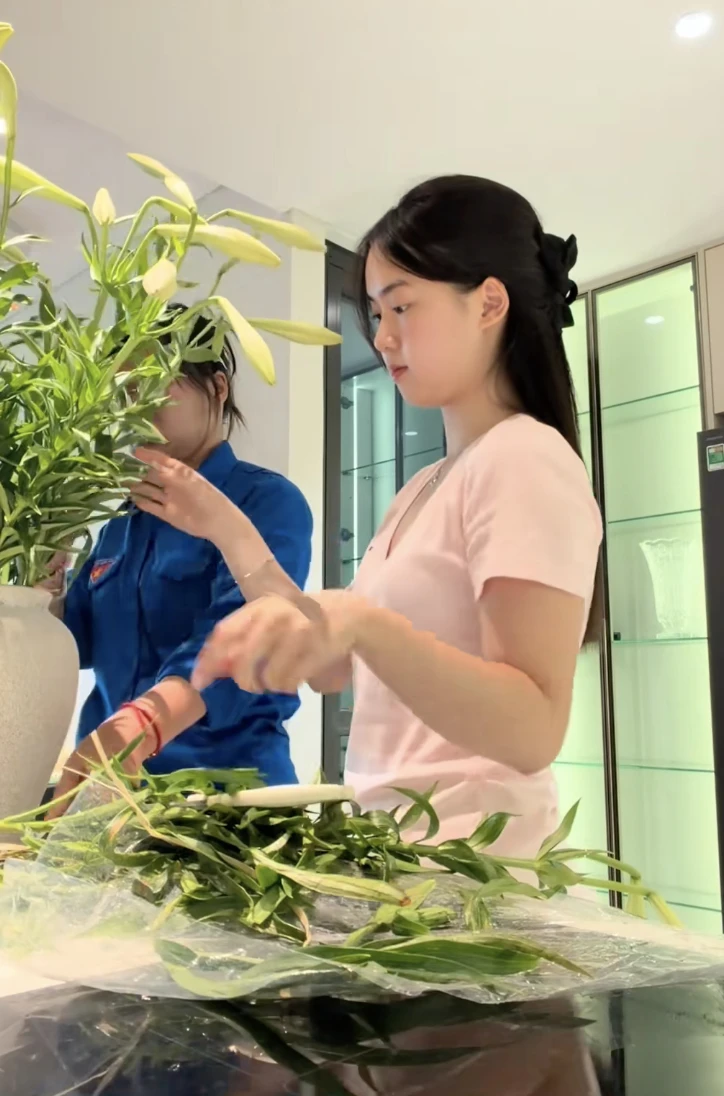 Cuộc sống hiện tại của Hiền Mai - thủ khoa khối A00 từng gây sốt: Ở căn hộ cao cấp, đang học lái ô tô, có cả trợ lý riêng? Cuộc sống hiện tại của Hiền Mai - thủ khoa khối A00 từng gây sốt: Ở căn hộ cao cấp, đang học lái ô tô, có cả trợ lý riêng?