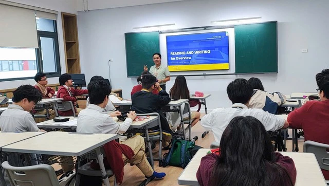 Cuộc sống hiện tại của Quán quân Đường Lên Đỉnh Olympia từng được mệnh danh là “ông tổ nghề rửa bát”, về nước sau 14 năm vô địch Cuộc sống hiện tại của Quán quân Đường Lên Đỉnh Olympia từng được mệnh danh là “ông tổ nghề rửa bát”, về nước sau 14 năm vô địch
