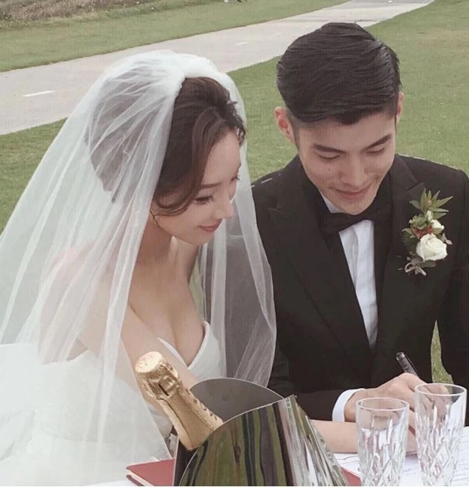 Cuộc sống hiện tại của "Tiểu thư đẹp nhất giới siêu giàu Trung Quốc" sau tròn 16 năm nổi tiếng Cuộc sống hiện tại của "Tiểu thư đẹp nhất giới siêu giàu Trung Quốc" sau tròn 16 năm nổi tiếng