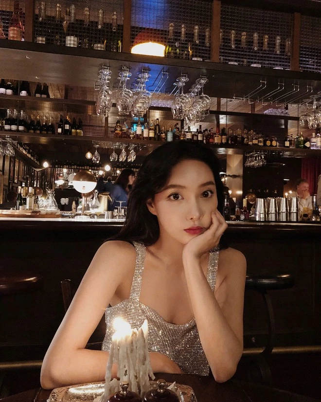 Cuộc sống hiện tại của "Tiểu thư đẹp nhất giới siêu giàu Trung Quốc" sau tròn 16 năm nổi tiếng Cuộc sống hiện tại của "Tiểu thư đẹp nhất giới siêu giàu Trung Quốc" sau tròn 16 năm nổi tiếng