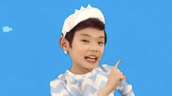 Cuộc sống tuổi 17 của em bé trong video 'Baby Shark'