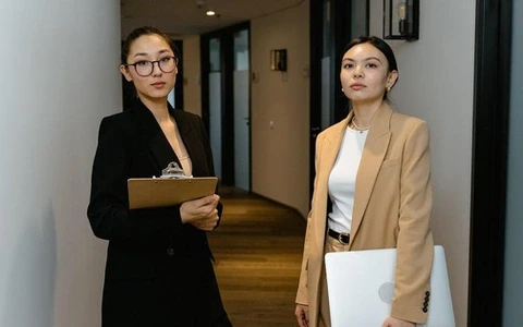 Cuối tuần sếp đột nhiên hỏi “Em có rảnh không?”, ai EQ thấp bảo “Có”, người EQ cao lại trả lời thế này Cuối tuần sếp đột nhiên hỏi “Em có rảnh không?”, ai EQ thấp bảo “Có”, người EQ cao lại trả lời thế này