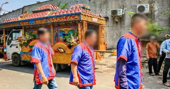 Đà Nẵng cấm rải tiền, vàng mã khi đưa tang, nhạc không mở sau 22h