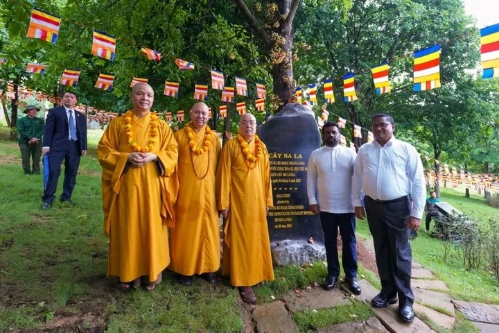 Đại sứ Sri Lanka: Tôi không thấy có bất kỳ sự cản trở nào đối với hoạt động tín ngưỡng tại Việt Nam Đại sứ Sri Lanka: Tôi không thấy có bất kỳ sự cản trở nào đối với hoạt động tín ngưỡng tại Việt Nam