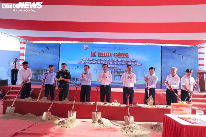 Đắk Lắk khởi công 100 căn nhà chống lũ hơn 170 tỷ đồng Đắk Lắk khởi công 100 căn nhà chống lũ hơn 170 tỷ đồng