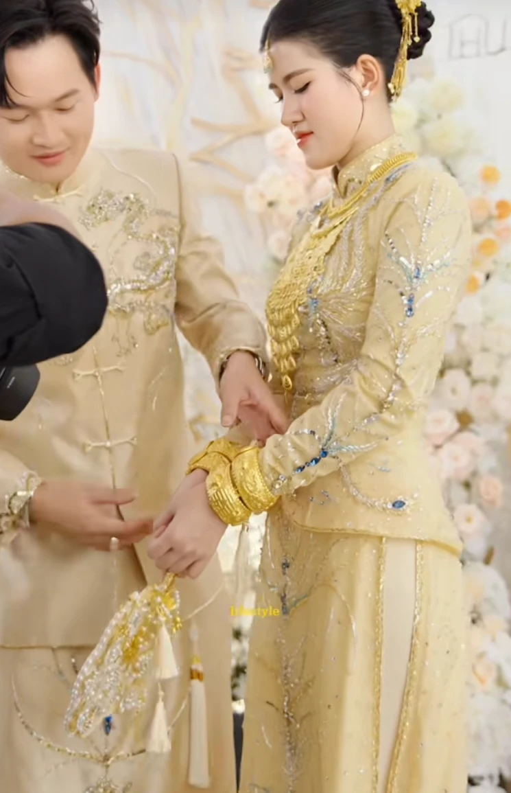 Đám cưới hào môn hot dần dần MXH: Thiếu gia ngành xăng dầu cưới ái nữ tiệm vàng Đám cưới hào môn hot dần dần MXH: Thiếu gia ngành xăng dầu cưới ái nữ tiệm vàng