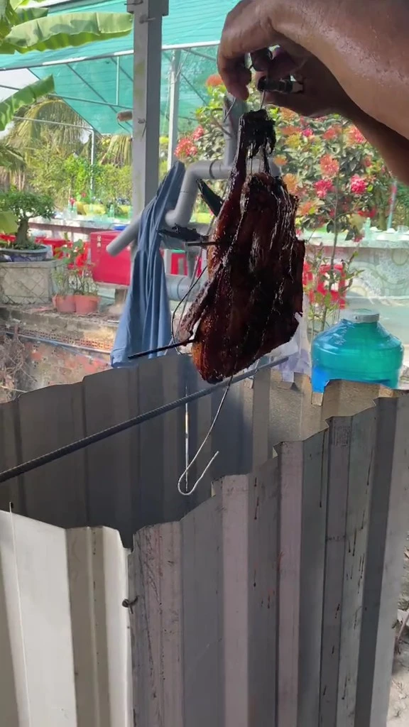 Đám giỗ miền Tây đẳng cấp với "lẩu băng chuyền" tự chế 50 người ăn cùng lúc: Chủ nhà nói gì về chi tiết dễ gặp sự cố? Đám giỗ miền Tây đẳng cấp với "lẩu băng chuyền" tự chế 50 người ăn cùng lúc: Chủ nhà nói gì về chi tiết dễ gặp sự cố?