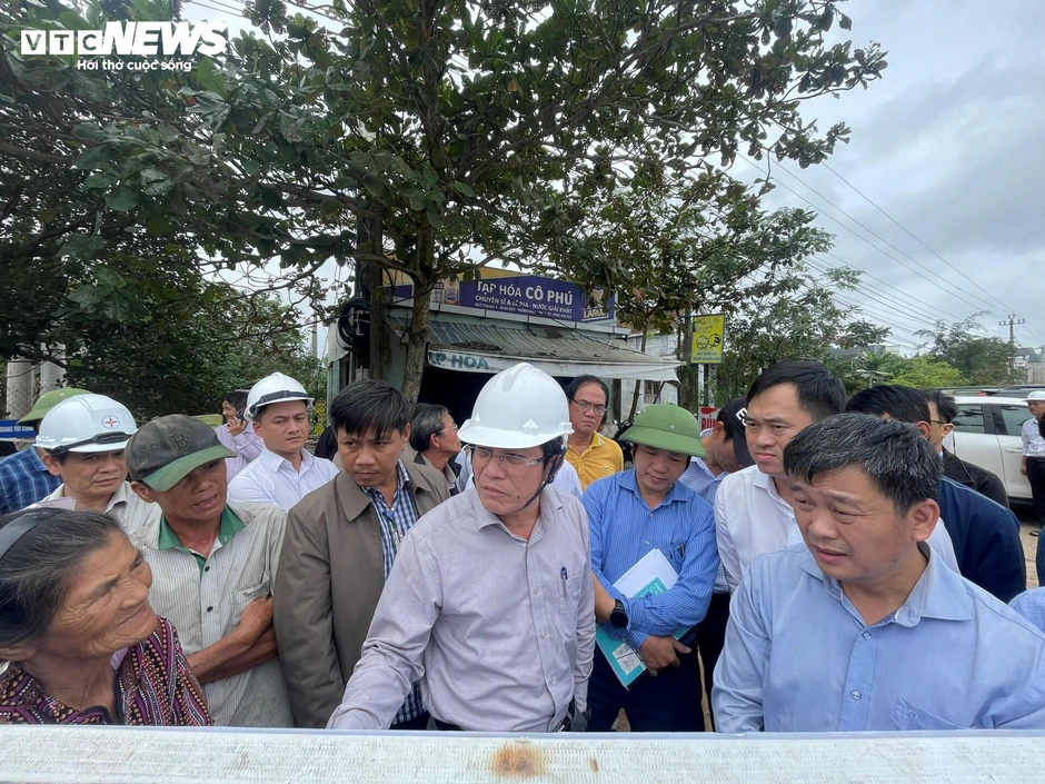 Dân ngán ngẩm dự án mở rộng quốc lộ hơn 1.800 tỷ thi công kiểu 'rùa bò'