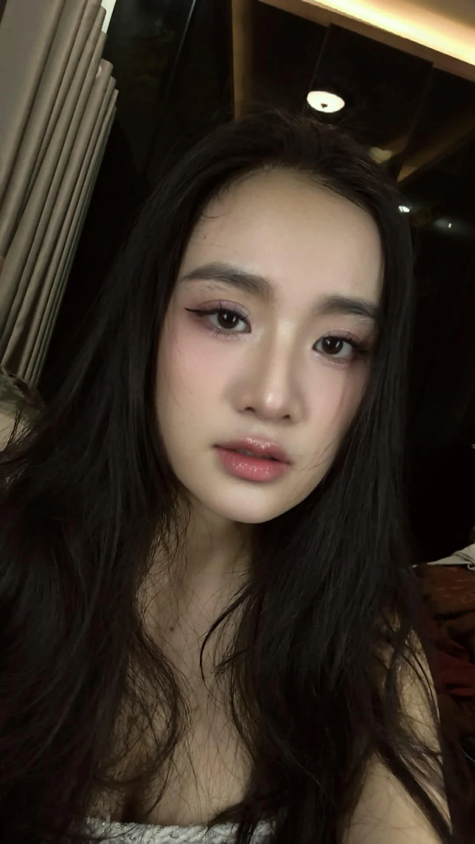 Dân văn phòng đổ xô đi học makeup cá nhân để đẹp như "thay đầu": Thừa tiền mới chi 3 - 5 triệu cho 3 bữa học?