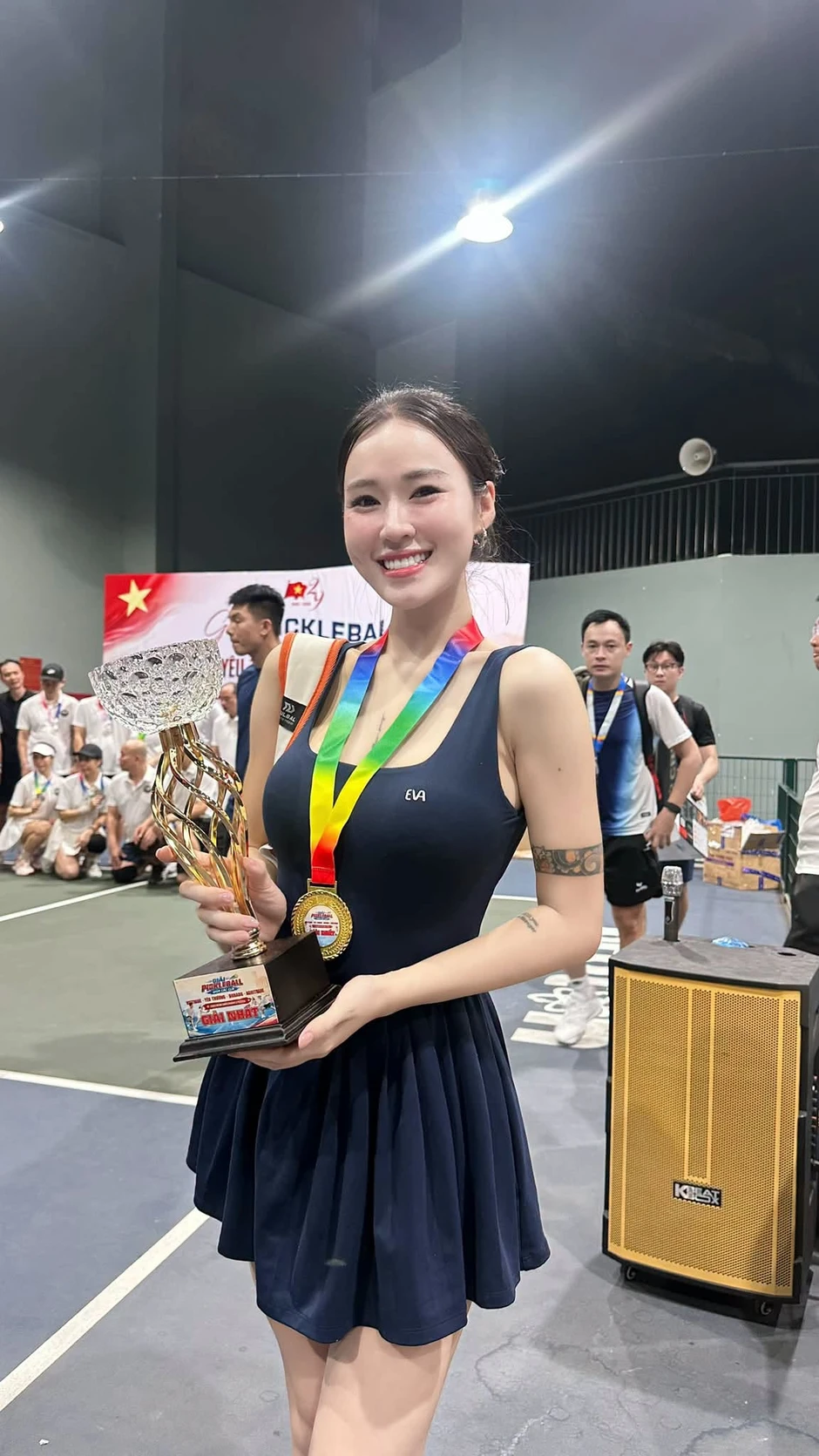 Đang bán nhà thì khách rủ chơi Pickleball, cô nàng saler khiến MXH được một phen "ngã ngửa" Đang bán nhà thì khách rủ chơi Pickleball, cô nàng saler khiến MXH được một phen "ngã ngửa"