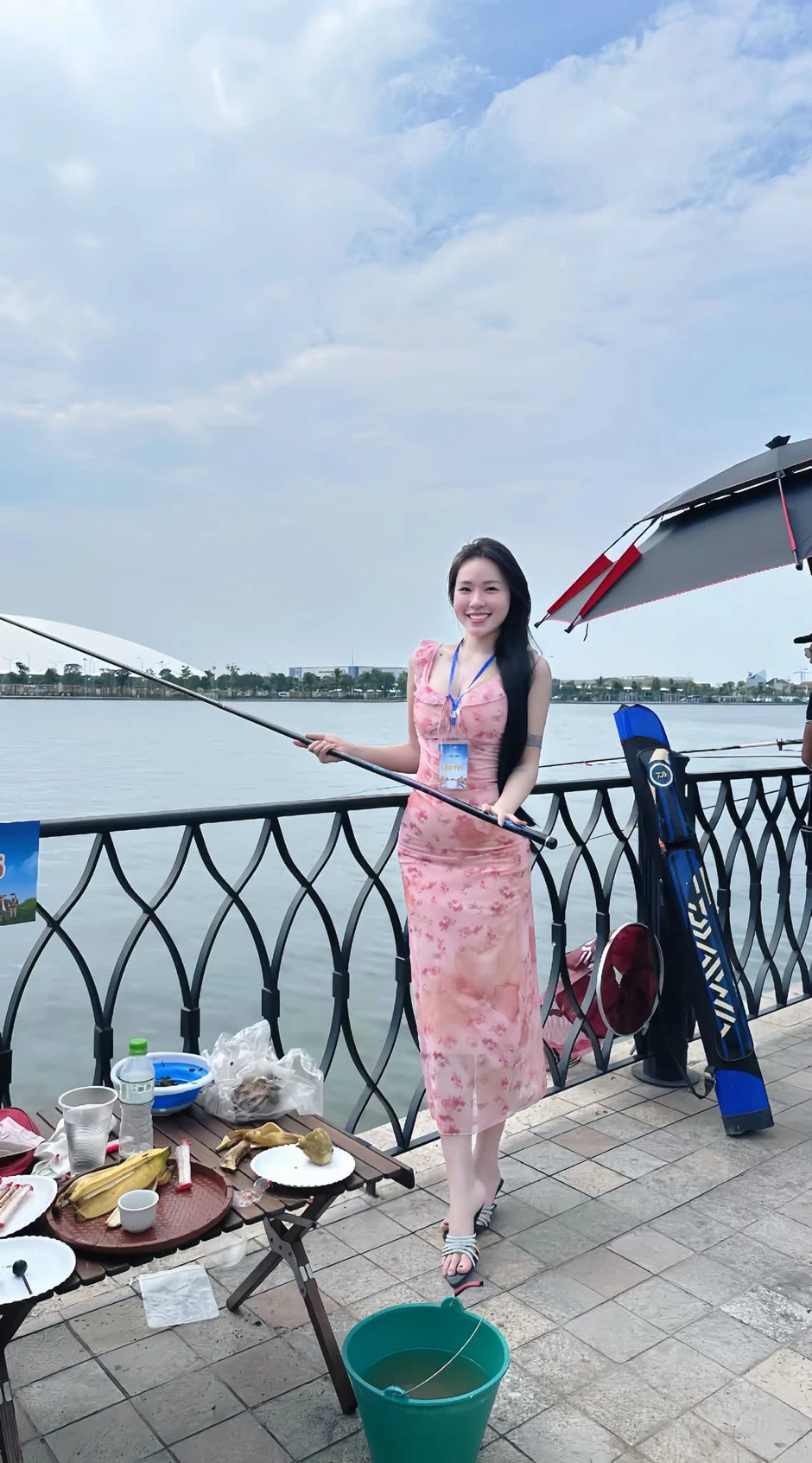 Đang bán nhà thì khách rủ chơi Pickleball, cô nàng saler khiến MXH được một phen "ngã ngửa" Đang bán nhà thì khách rủ chơi Pickleball, cô nàng saler khiến MXH được một phen "ngã ngửa"