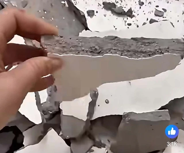 Đang ngủ bỗng nghe âm thanh lạ trên trần nhà, cảnh tượng sau đó khiến đôi vợ chồng ở Hải Phòng hoảng hốt Đang ngủ bỗng nghe âm thanh lạ trên trần nhà, cảnh tượng sau đó khiến đôi vợ chồng ở Hải Phòng hoảng hốt