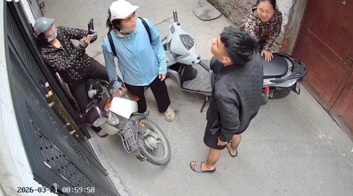 Danh tính nam thanh niên chặn đánh 2 phụ nữ giữa khu dân cư Hà Nội Danh tính nam thanh niên chặn đánh 2 phụ nữ giữa khu dân cư Hà Nội