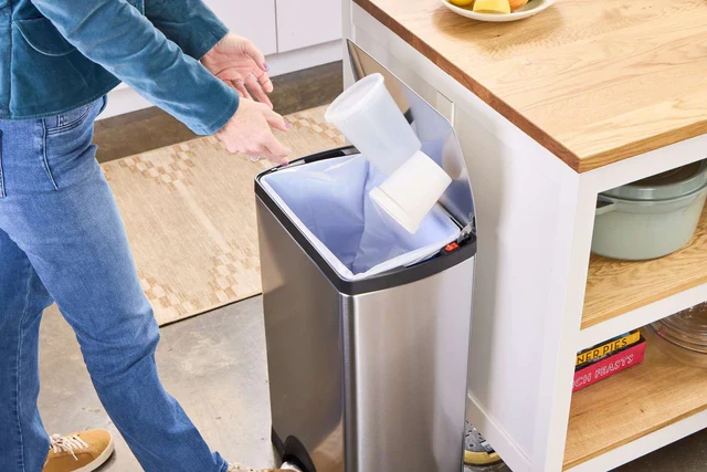Đặt thùng rác ở đâu trong nhà để không "chặn" tài lộc? Vị trí nhiều gia đình hay để sai Đặt thùng rác ở đâu trong nhà để không "chặn" tài lộc? Vị trí nhiều gia đình hay để sai