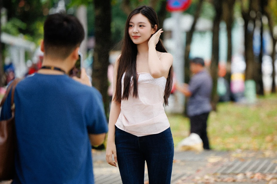 Dậy từ 5 giờ sáng ra kênh Nhiêu Lộc - Thị Nghè săn lá vàng, giới trẻ TP.HCM đang tận hưởng "mùa thu" vô cùng hiếm có Dậy từ 5 giờ sáng ra kênh Nhiêu Lộc - Thị Nghè săn lá vàng, giới trẻ TP.HCM đang tận hưởng "mùa thu" vô cùng hiếm có