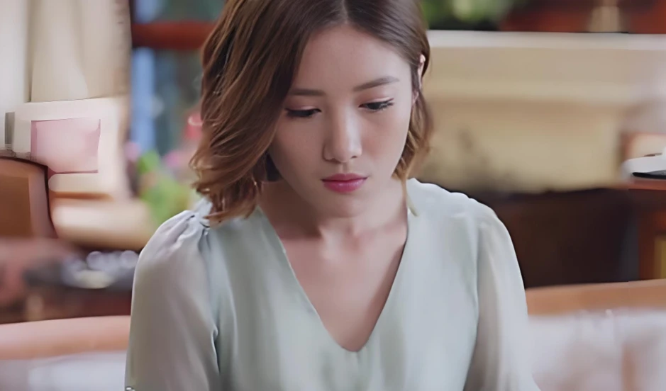 Đêm tân hôn bước vào phòng ngủ nhà chồng, tôi chết lặng khi nhìn chiếc giường cưới, thái độ sau đó của chồng càng khiến tôi choáng váng Đêm tân hôn bước vào phòng ngủ nhà chồng, tôi chết lặng khi nhìn chiếc giường cưới, thái độ sau đó của chồng càng khiến tôi choáng váng