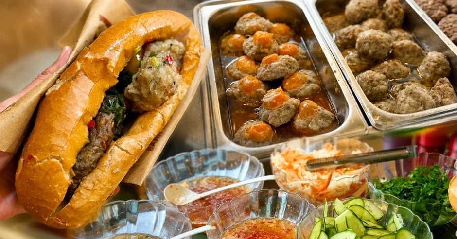 Đi ăn thử bánh mì xíu mại trứng muối đang gây sốt: Có gì đặc sắc mà khách phải ăn liền 2 ổ mới chịu rời quán? Đi ăn thử bánh mì xíu mại trứng muối đang gây sốt: Có gì đặc sắc mà khách phải ăn liền 2 ổ mới chịu rời quán?