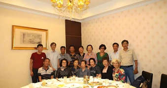 Đi họp lớp được hỏi lương hưu, tôi phát hiện 1 chuyện rất kỳ lạ