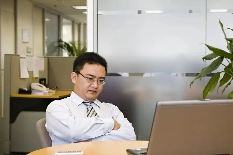 Đi làm sớm 10 phút mỗi ngày suốt 7 năm, người đàn ông kiện công ty đòi gần 80 triệu đồng tiền làm thêm giờ Đi làm sớm 10 phút mỗi ngày suốt 7 năm, người đàn ông kiện công ty đòi gần 80 triệu đồng tiền làm thêm giờ