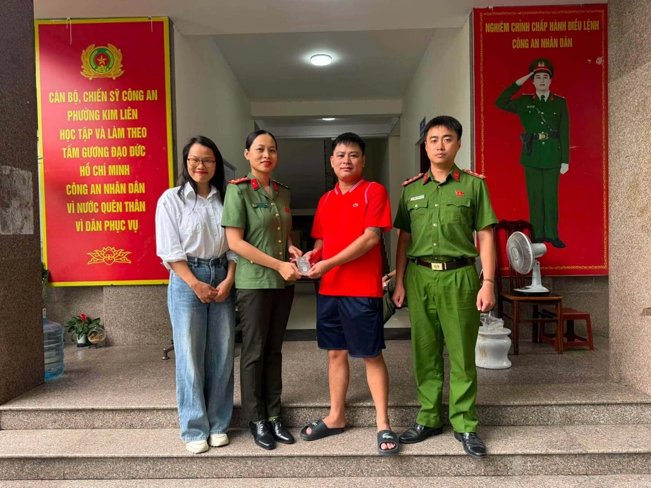 Đi mua 7 yến bạc, người phụ nữ Hà Nội rơi 1kg trong ngõ và cái kết bất ngờ Đi mua 7 yến bạc, người phụ nữ Hà Nội rơi 1kg trong ngõ và cái kết bất ngờ