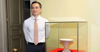 Diễn viên Chi Bảo hé lộ về bát bồng 4.000 tuổi trở thành Bảo vật quốc gia