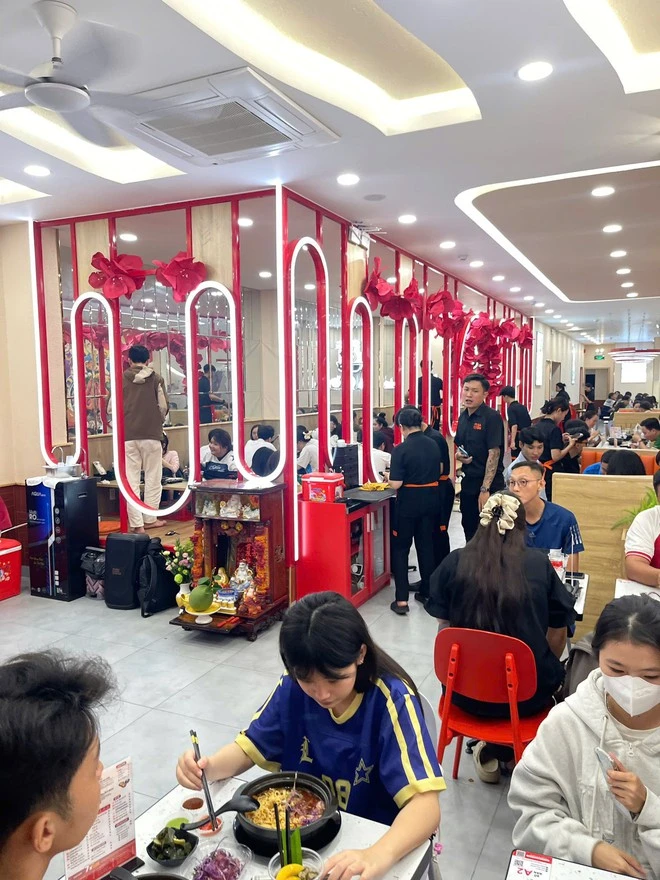 Diễn viên Quốc Trường đang làm gì với thương hiệu mì cay 7 cấp độ mà ôm mộng 1000 tỷ?