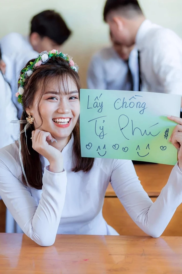 Điều ước năm 18 tuổi 7 năm sau đã thành sự thật, cô gái Vĩnh Long thành công lấy chồng Tỷ Phú Điều ước năm 18 tuổi 7 năm sau đã thành sự thật, cô gái Vĩnh Long thành công lấy chồng Tỷ Phú