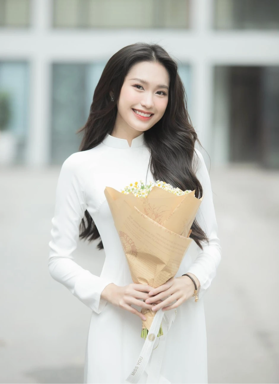Doãn Hải My - vợ Văn Hậu nổi tiếng là "con ngoan trò giỏi", ai ngờ cũng có lúc "nổi loạn" thế này khi học Thạc sĩ Luật Doãn Hải My - vợ Văn Hậu nổi tiếng là "con ngoan trò giỏi", ai ngờ cũng có lúc "nổi loạn" thế này khi học Thạc sĩ Luật