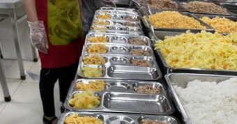Đổi cách gom đơn hàng trước khi giao, tiểu thương bớt gánh nặng tiền xăng
