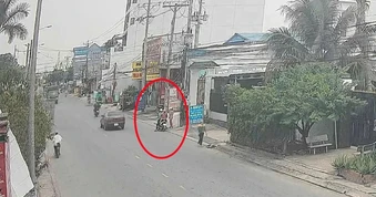 Đôi nam nữ dàn cảnh mua vé số, “ẵm” 2 xấp rồi bỏ chạy