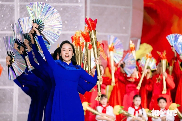 Đội ‘Vàng son tên Bác’ đoạt giải nhất Duyên dáng áo dài TP.HCM 2026 Đội ‘Vàng son tên Bác’ đoạt giải nhất Duyên dáng áo dài TP.HCM 2026