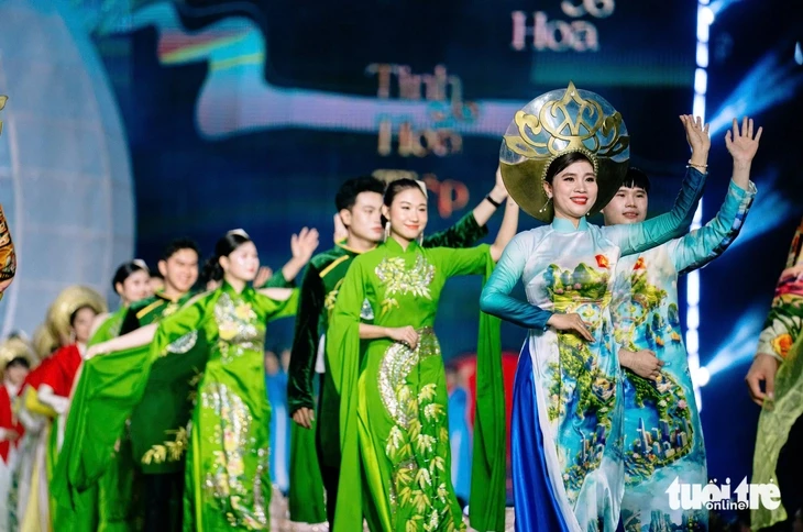 Đội ‘Vàng son tên Bác’ đoạt giải nhất Duyên dáng áo dài TP.HCM 2026 Đội ‘Vàng son tên Bác’ đoạt giải nhất Duyên dáng áo dài TP.HCM 2026
