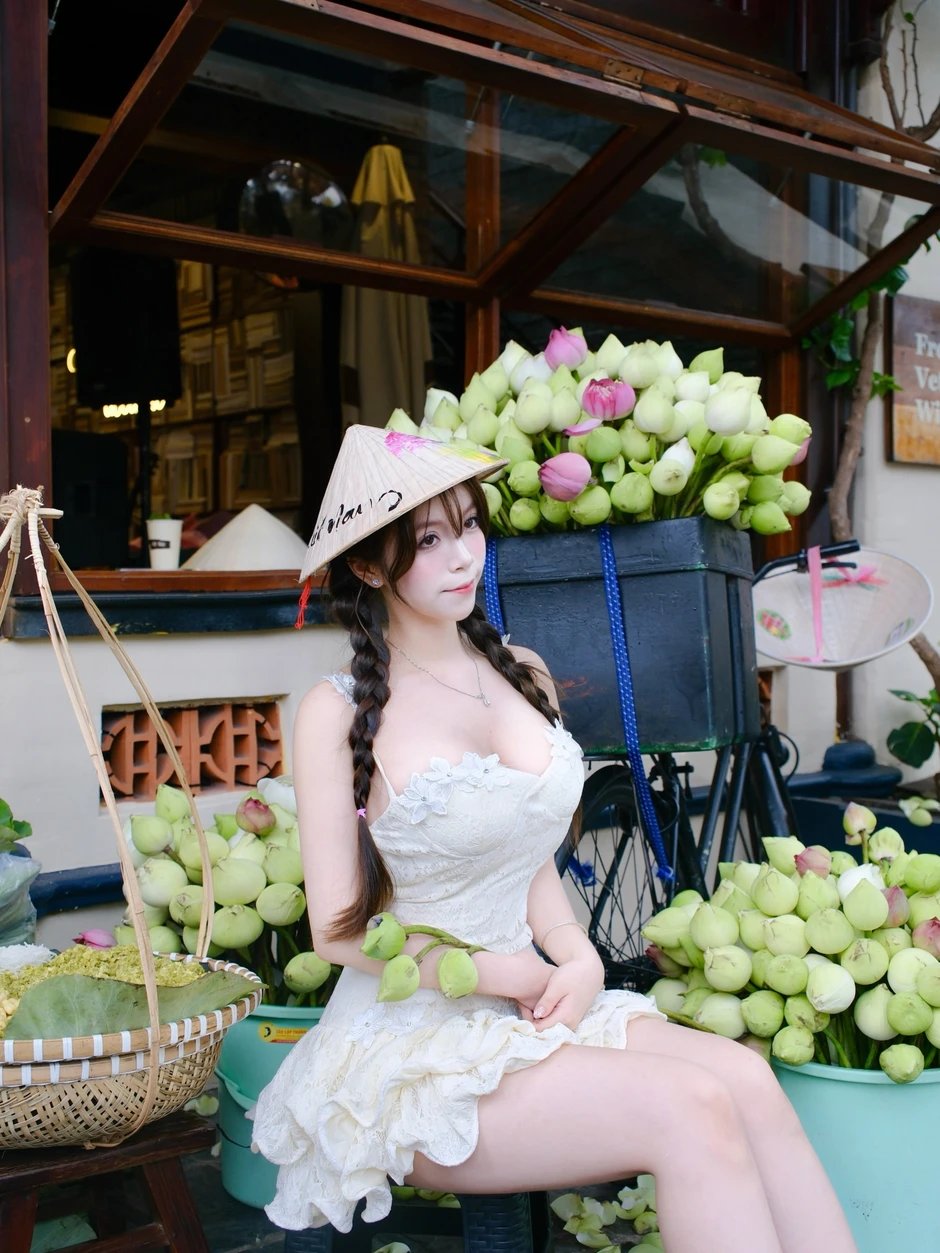 Đón thu ở Sài Gòn, hot girl xinh đẹp khéo léo có ngay một bộ ảnh "để đời"