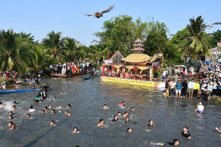 Dù ai mua bán bộn bề, Làm Chay mười sáu nhớ về Tầm Vu Dù ai mua bán bộn bề, Làm Chay mười sáu nhớ về Tầm Vu