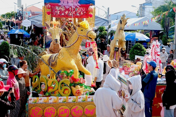 Dù ai mua bán bộn bề, Làm Chay mười sáu nhớ về Tầm Vu Dù ai mua bán bộn bề, Làm Chay mười sáu nhớ về Tầm Vu