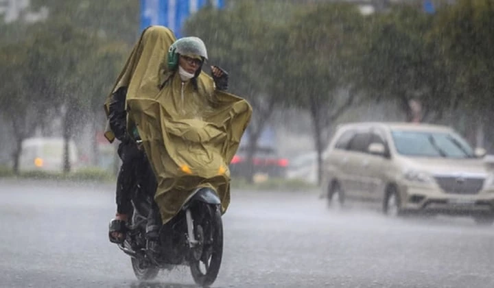 Dự báo thời tiết Hà Nội ngày mai 1/8: Có mưa rào và dông, nhiệt độ cao nhất 32°C Dự báo thời tiết Hà Nội ngày mai 1/8: Có mưa rào và dông, nhiệt độ cao nhất 32°C