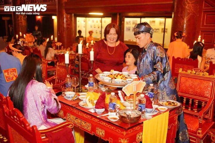 Du khách đến tham quan di sản Huế cao kỷ lục trong ngày đầu nghỉ lễ Du khách đến tham quan di sản Huế cao kỷ lục trong ngày đầu nghỉ lễ