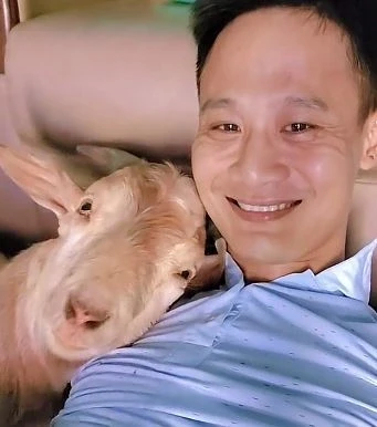 Được chàng trai Hải Phòng nuôi làm bạn, chú dê nhỏ hút triệu lượt xem Được chàng trai Hải Phòng nuôi làm bạn, chú dê nhỏ hút triệu lượt xem
