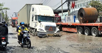 Đường Bến Nghé đầy hố sâu: TP.HCM sửa chữa, điều chỉnh giao thông 10 ngày