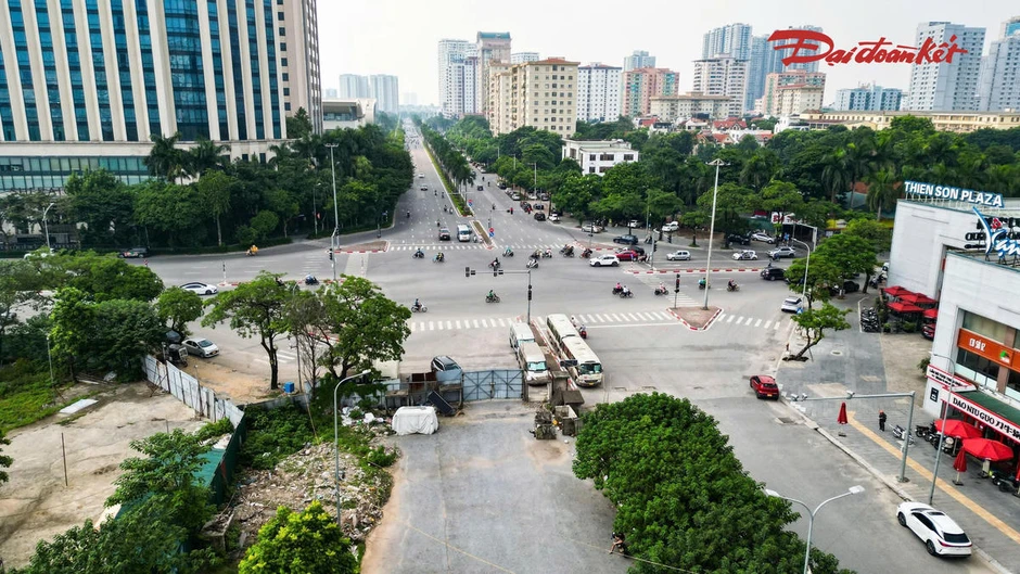 Đường nối Phạm Hùng - Lê Đức Thọ sắp được nối thông sau gần 10 năm vướng mặt bằng Đường nối Phạm Hùng - Lê Đức Thọ sắp được nối thông sau gần 10 năm vướng mặt bằng