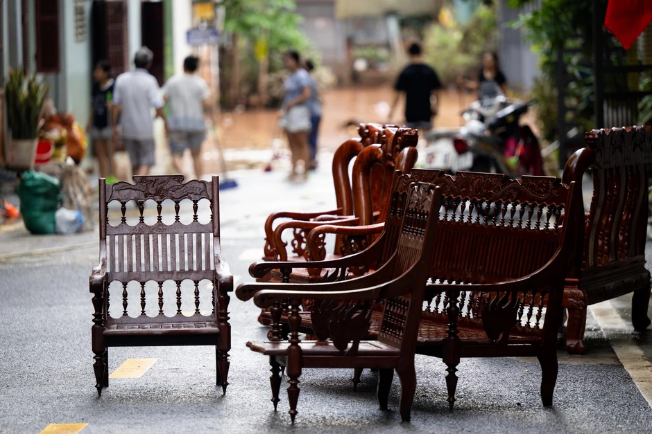 Đường phố Lạng Sơn ngổn ngang bùn đất, rác thải sau 2 ngày ngập sâu Đường phố Lạng Sơn ngổn ngang bùn đất, rác thải sau 2 ngày ngập sâu