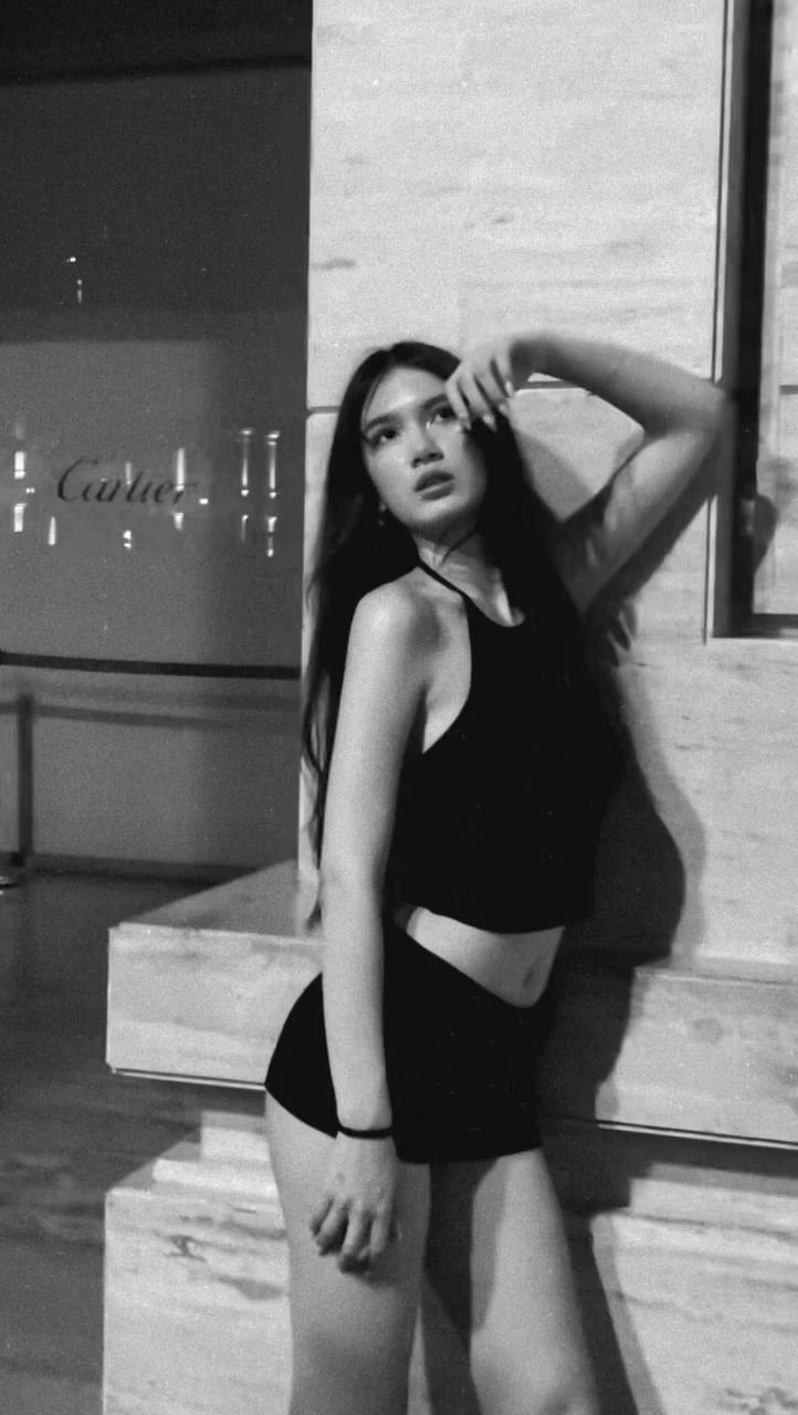 Em gái Lâm Tây khoe nhan sắc mỹ nhân tuổi 19: Chiều cao gần 1m80, chân dài cực phẩm, lên đồ sexy táo bạo gây sốt MXH Em gái Lâm Tây khoe nhan sắc mỹ nhân tuổi 19: Chiều cao gần 1m80, chân dài cực phẩm, lên đồ sexy táo bạo gây sốt MXH