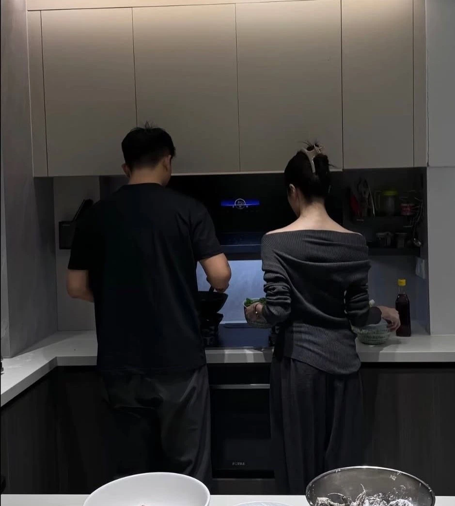 Gia đình 2 vợ chồng, 2 con ở Hà Nội: Thu nhập bao nhiêu, tiết kiệm chừng nào mới đủ yên tâm?