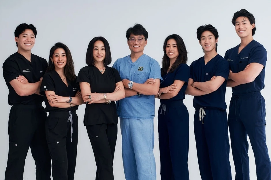 Gia đình gốc Á có bố mẹ cùng 5 con đều là bác sỹ, gây sốt vì tài năng Gia đình gốc Á có bố mẹ cùng 5 con đều là bác sỹ, gây sốt vì tài năng